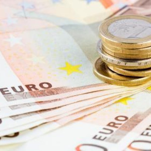 Euro-Money i-anakoinosi-tou-paketou-voitheias-tis-ee-kai-ta-diathesima-xrimatodotika-ergaleia-ii