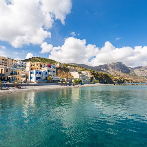 einai-h-touristiki-viomhxania-i-varia-viomixania-tis-xoras